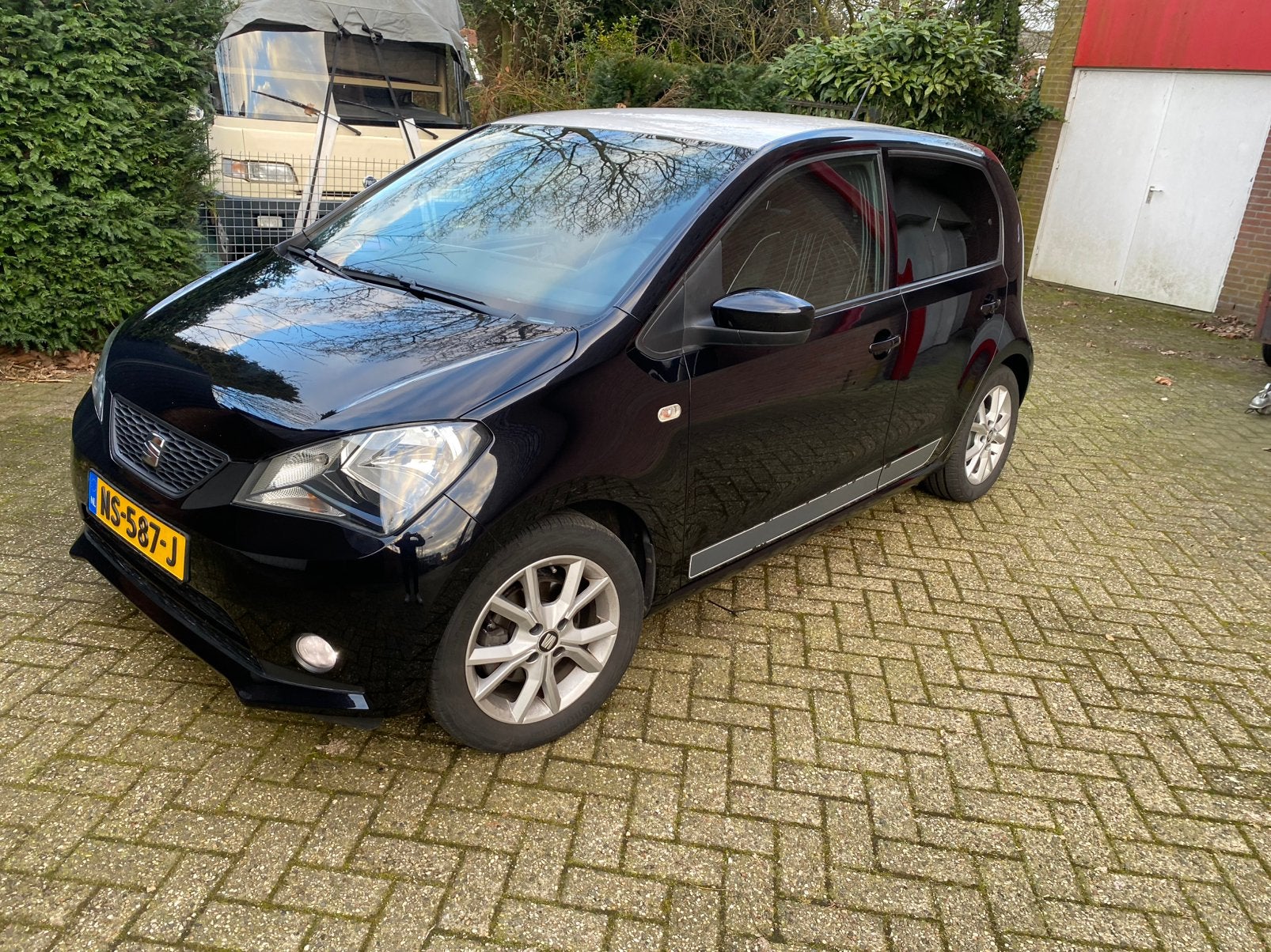 Seat Mii 1.0 MPI 85 pk Ecomotive 5D 2017 Zwart, Voorwielaandrijving, Stof, Zwart, Origineel Nederlands