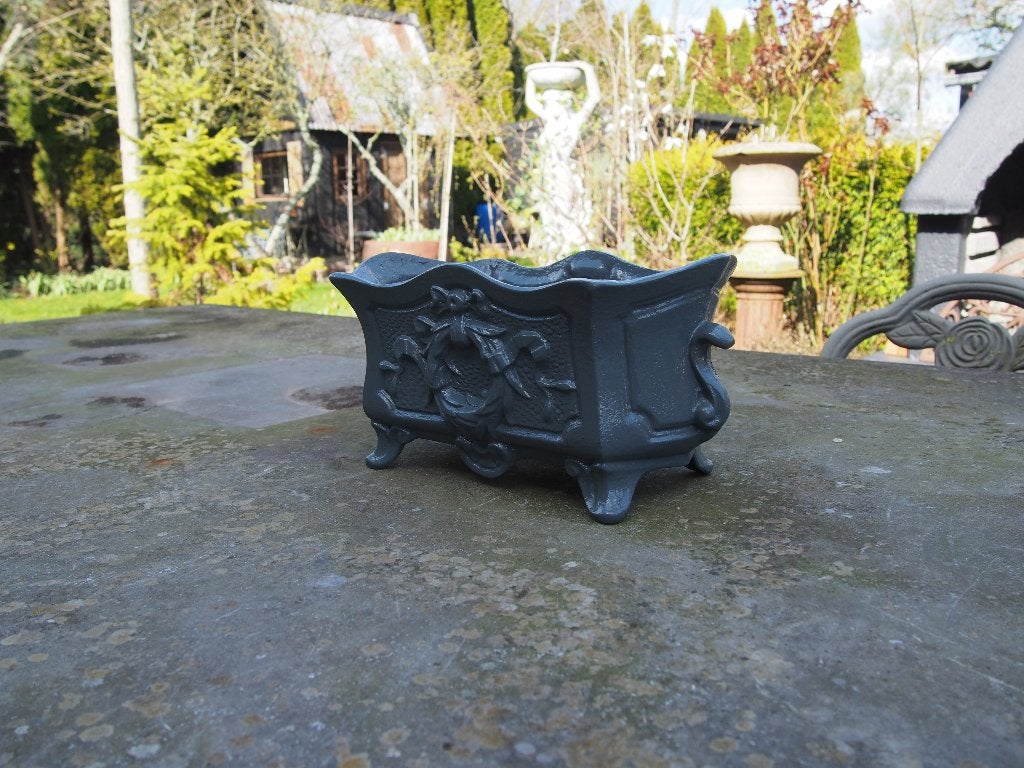 Kleine Grijze Gietijzeren Jardiniere/Bloempot, Gebruikt, Ophalen of Verzenden, Balkon, Metaal
