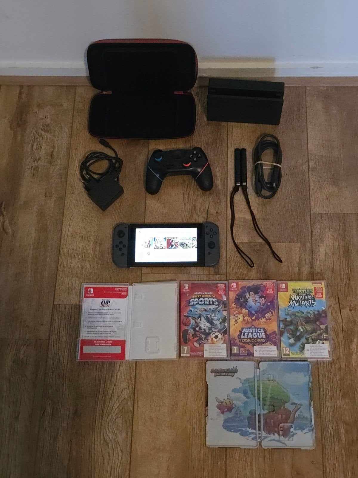 Nintendo switch V1 + accessoires & games, Spelcomputers en Games, Ophalen, Met games, Met 2 controllers, Zo goed als nieuw