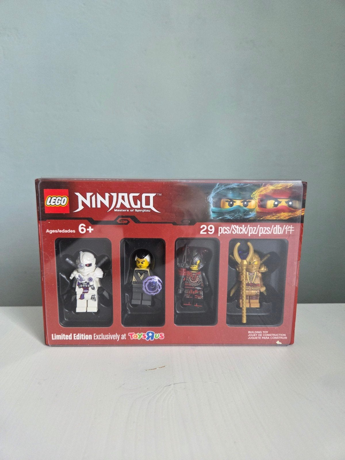 LEGO Ninjago Bricktober Limited Edition Toys R Us, Ophalen of Verzenden, Nieuw