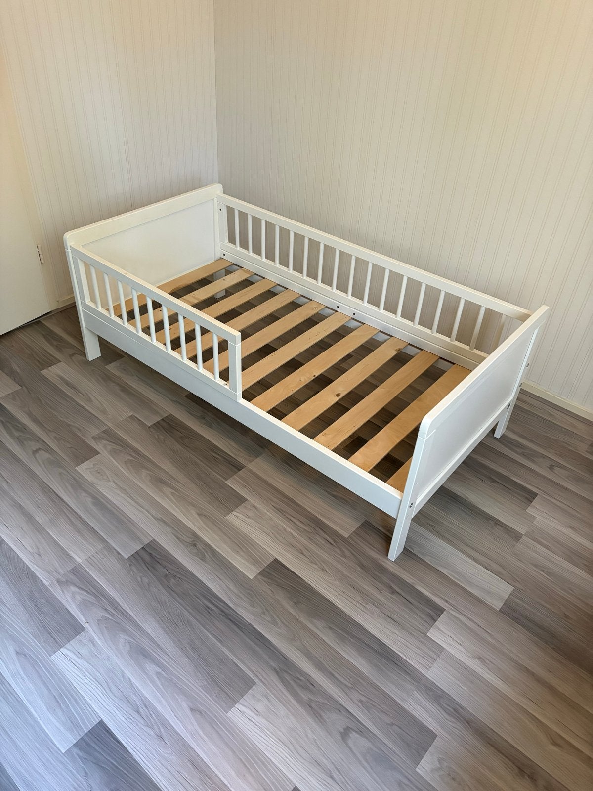 Petite Amélie junior/peuterbed wit met lattenbodem, Ophalen, Gebruikt, Eenpersoons, Wit