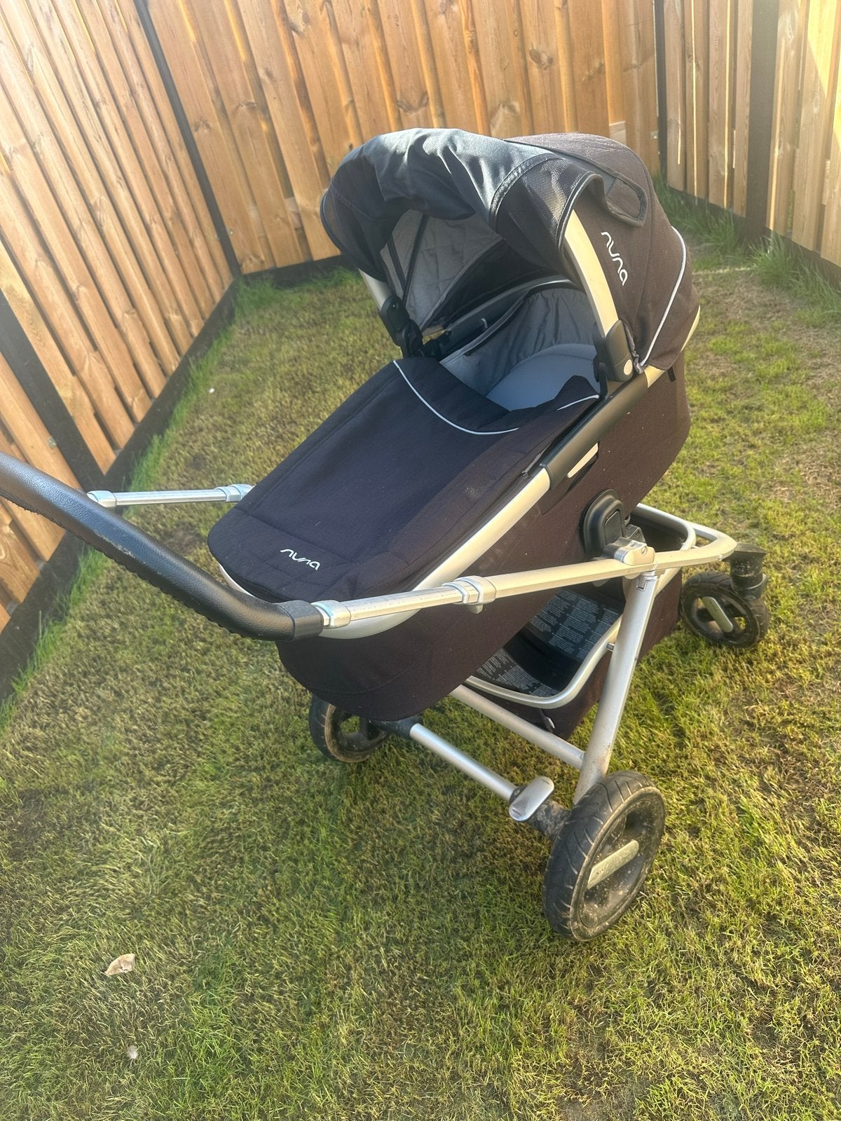 Foto 2 van Nuna Kinderwagen 3-in-1 met maxi cosi en reiswieg