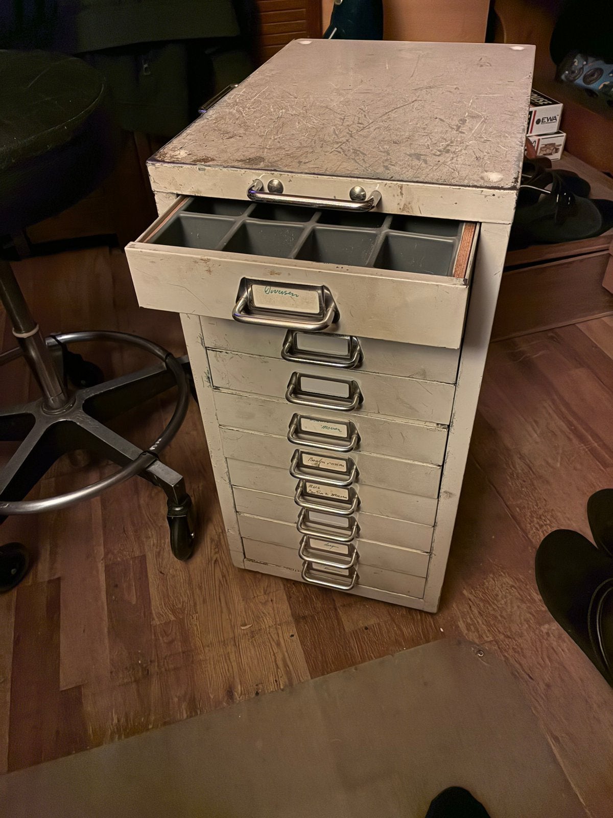 10 laden kasje op wielen, Minder dan 50 cm, Ophalen of Verzenden, Zo goed als nieuw, Minder dan 100 cm