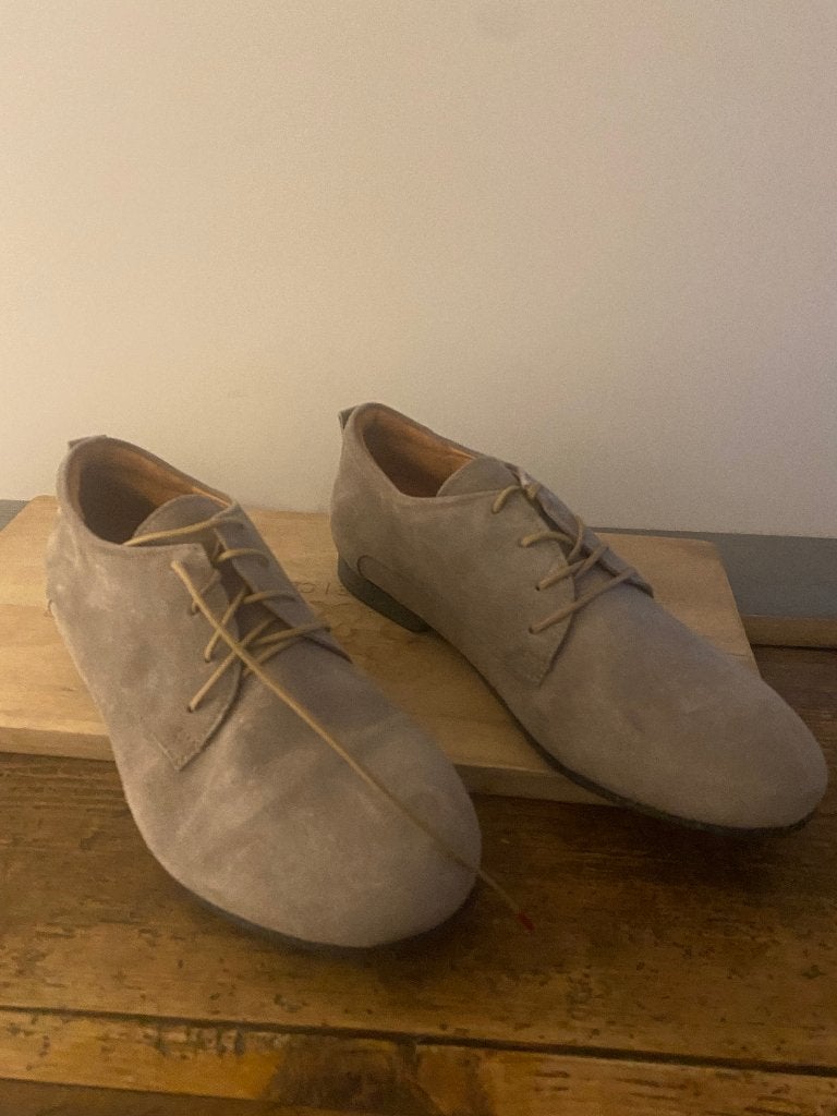 schoen Think! grijs suede, Ophalen of Verzenden, Nieuw, Grijs, Sneakers of Gympen