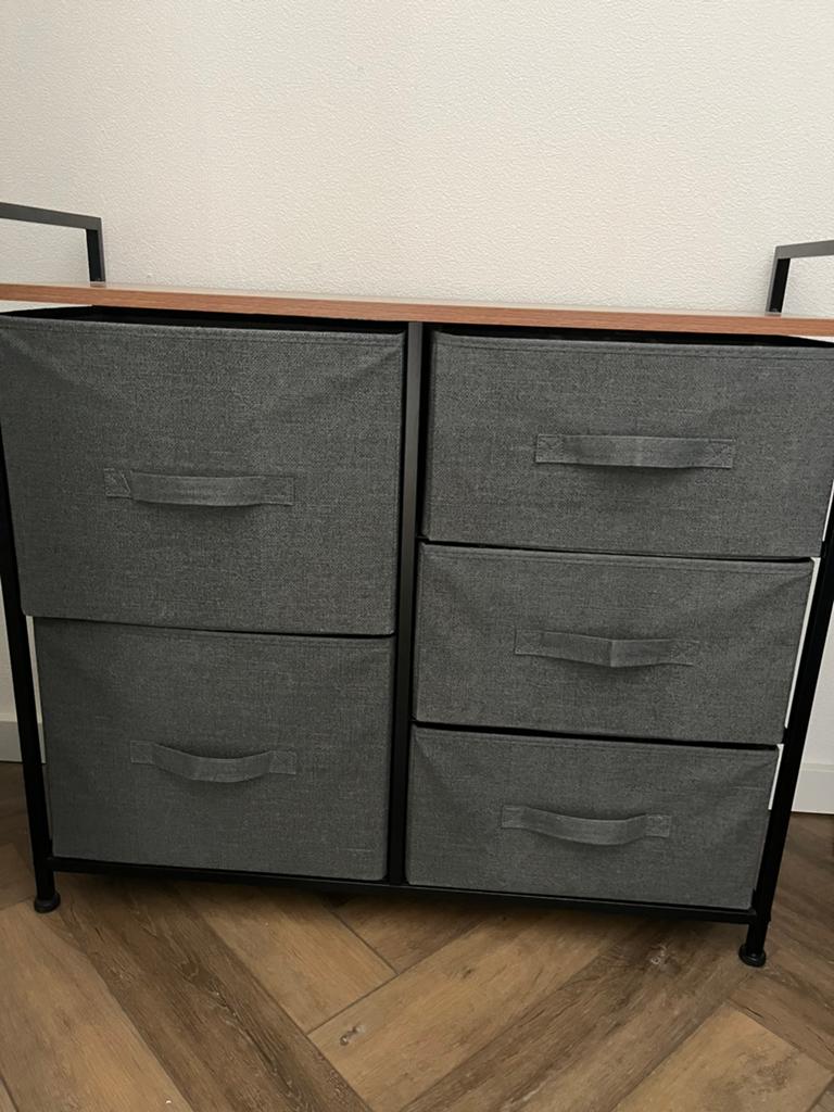 Kastje met boxen, Ophalen, Zo goed als nieuw