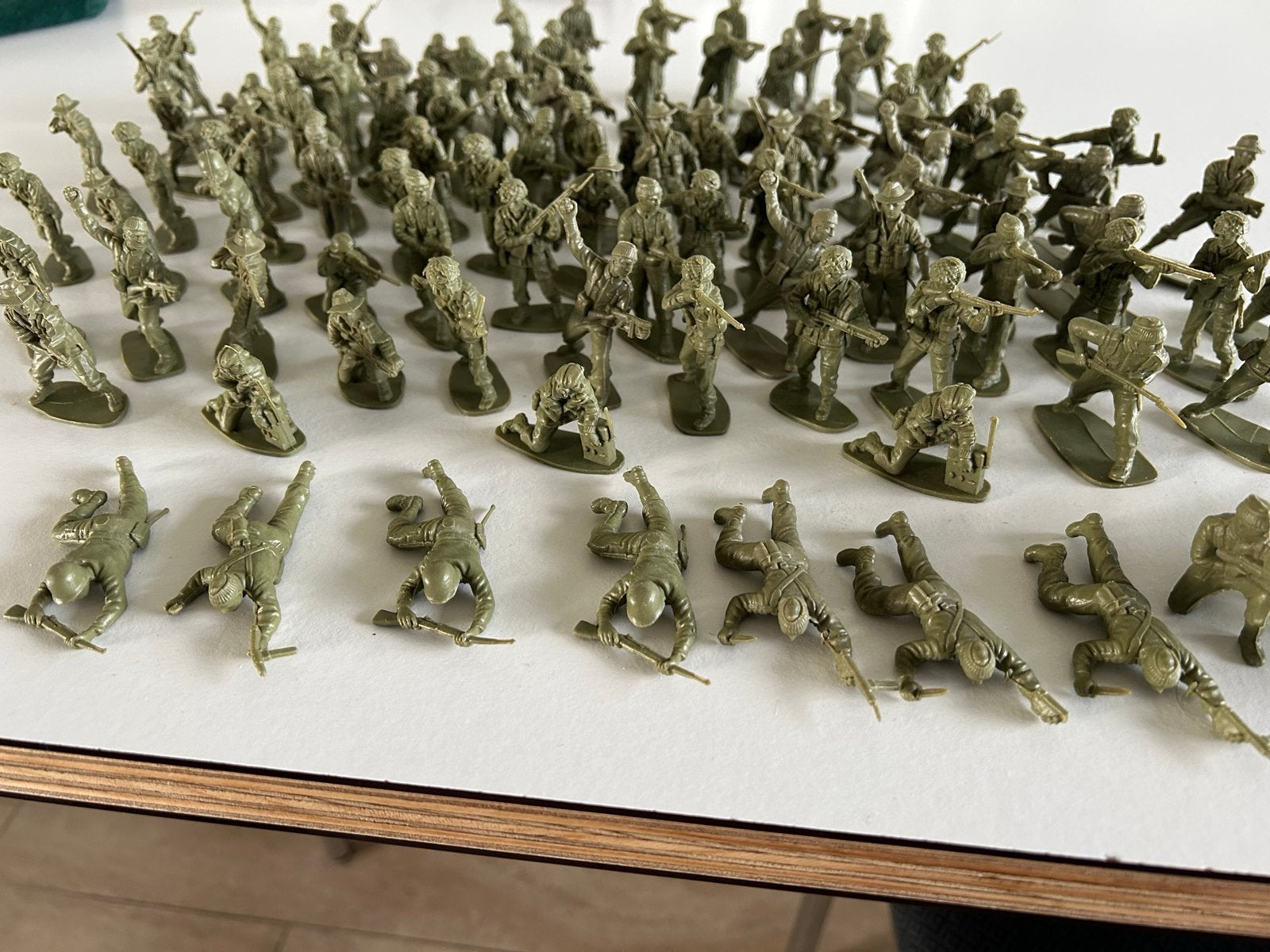 Grote set groene plastic soldaatjes - Speelgoedleger, Ophalen, Gebruikt