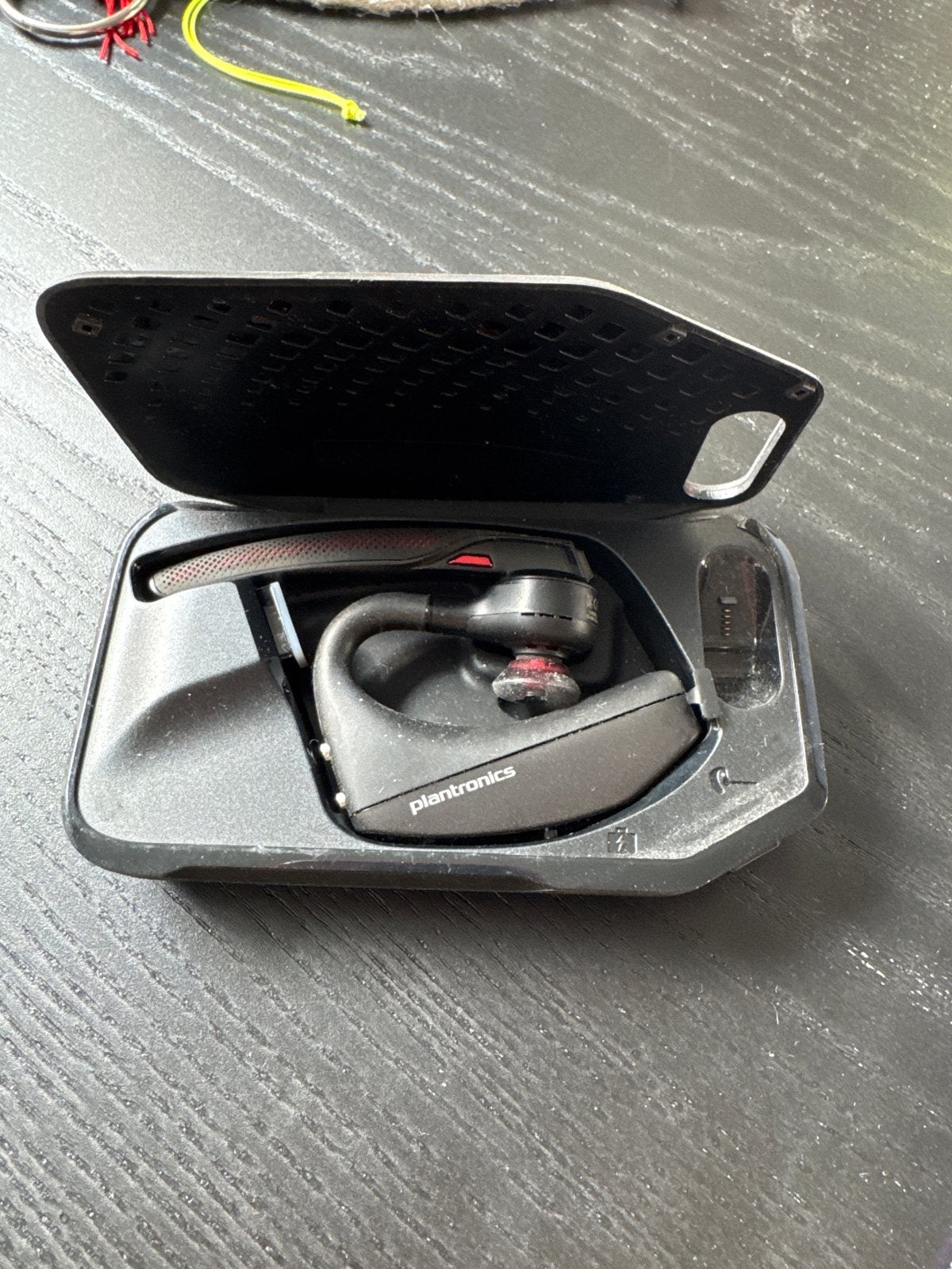 Plantronics Bluetooth Headset met Oplaadcase en USB-kabel, Ophalen of Verzenden, Zo goed als nieuw