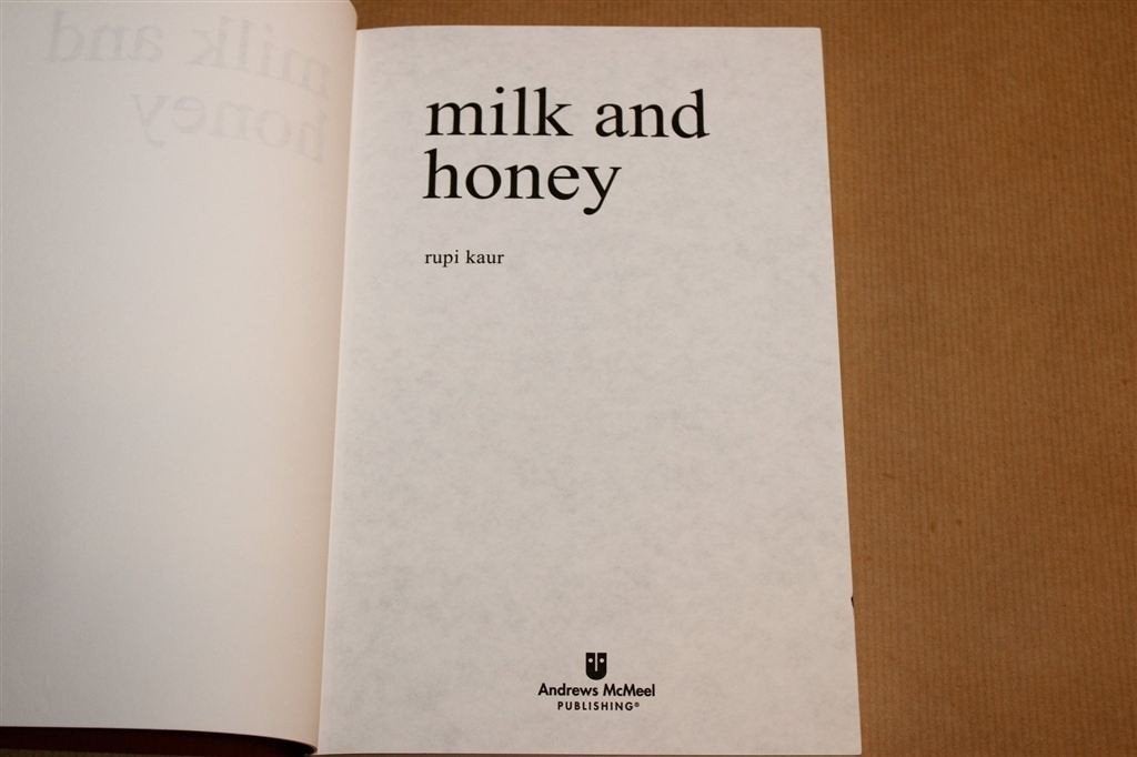 Milk and Honey — Rupi Kaur Poëzie over Pijn, Liefde & Heling, Ophalen of Verzenden, Zo goed als nieuw