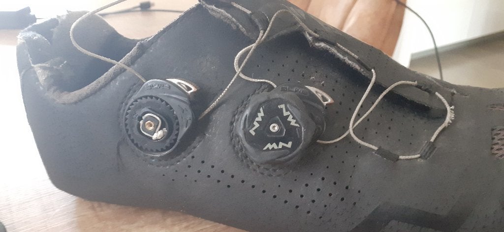 Gevraagd; veter wieltje van Fietsschoen North Wave 2, Ophalen of Verzenden, Gebruikt, Schoenen