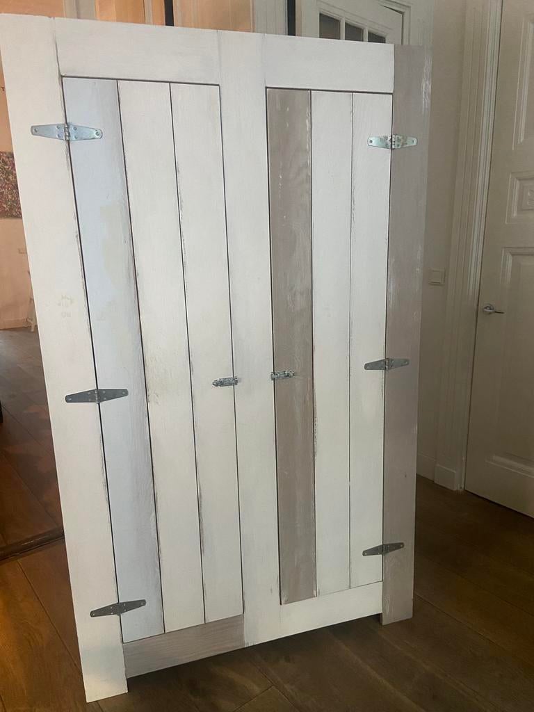 Houten jast, Huis en Inrichting, Kasten | Kledingkasten, Met deur(en), Gebruikt, 100 tot 150 cm, 25 tot 50 cm