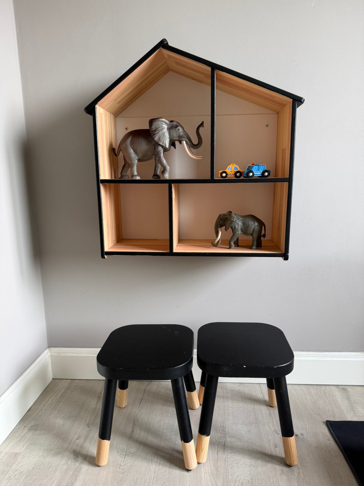 Speelhuisje met 2 krukjes, Ophalen, Zo goed als nieuw, Overige typen