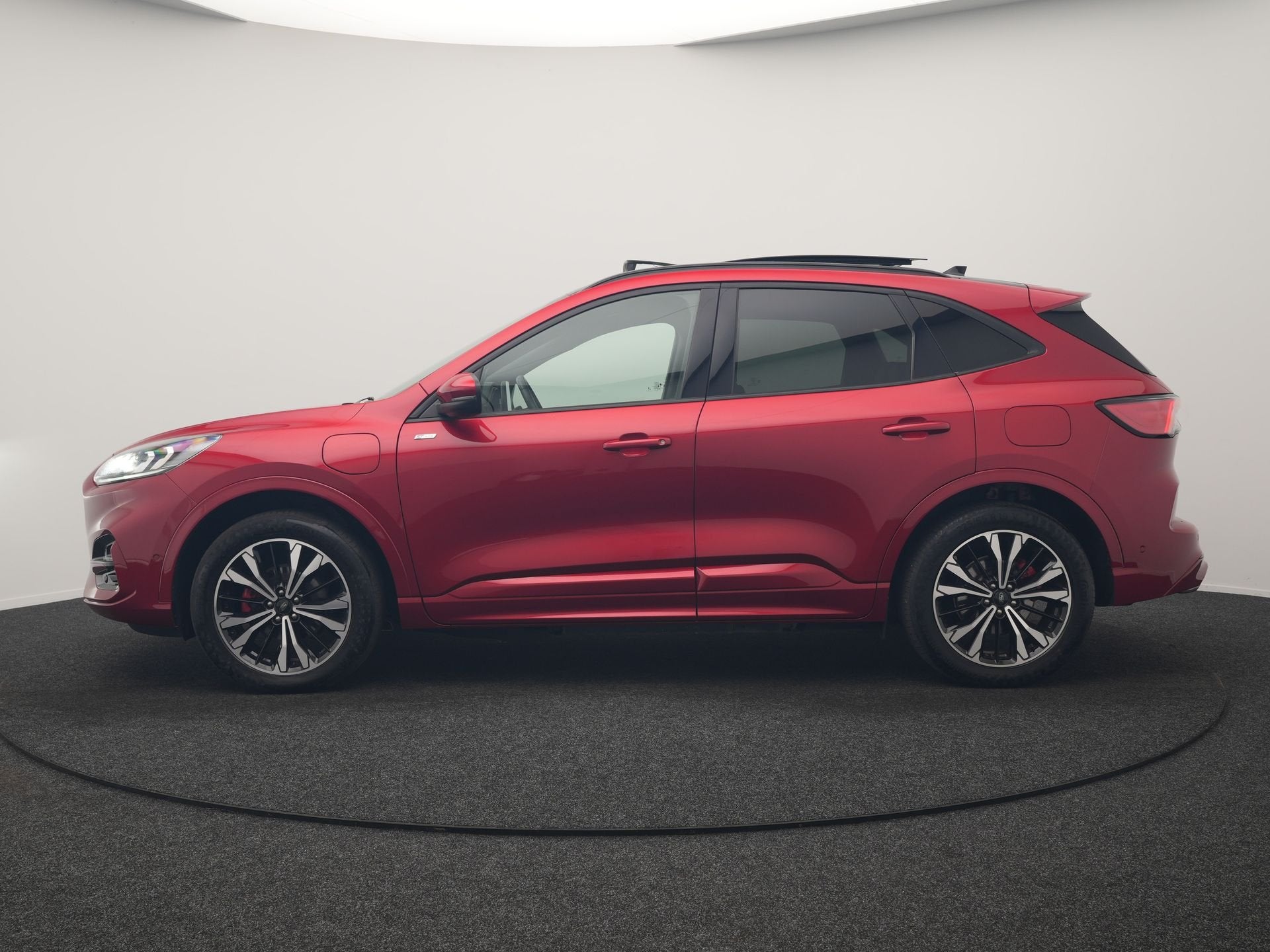 Ford Kuga 2.5 ST-Line X PHEV 225pk Dealer O.H. | Panodak | A, Dealer onderhouden, Gebruikt, Zwart, 4 cilinders