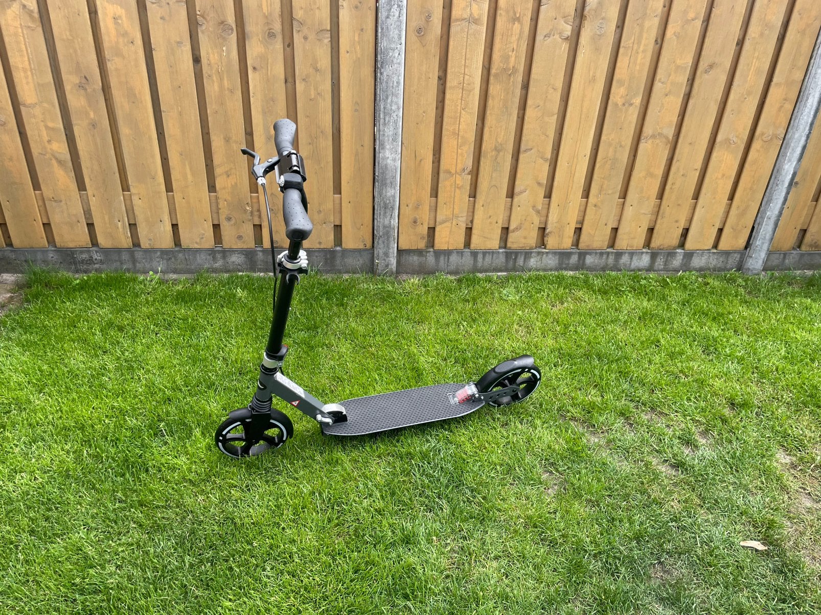 Te koop Crivit step zwart met grote wielen max 100kg, Fietsen en Brommers, Steps, Ophalen of Verzenden, Zo goed als nieuw, Gewone step