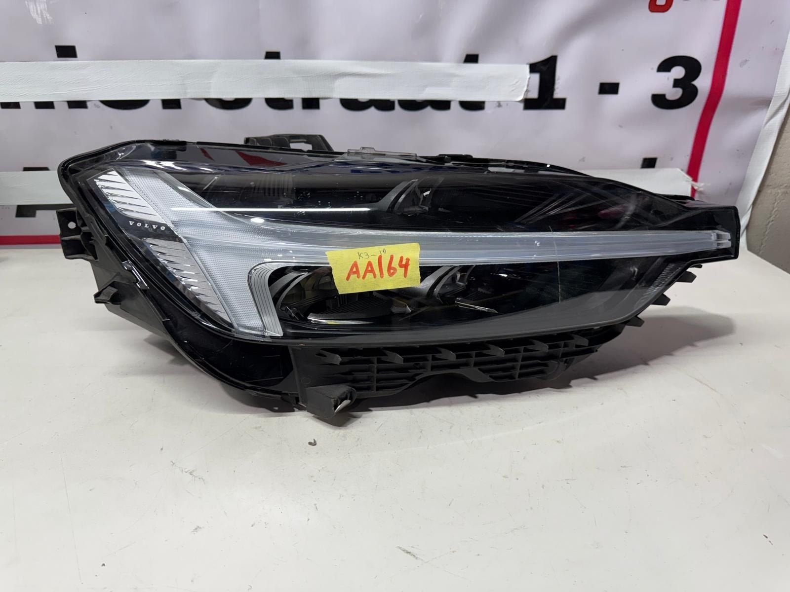 Volvo XC60 Koplamp, Gebruikt, -, -, Ophalen of Verzenden