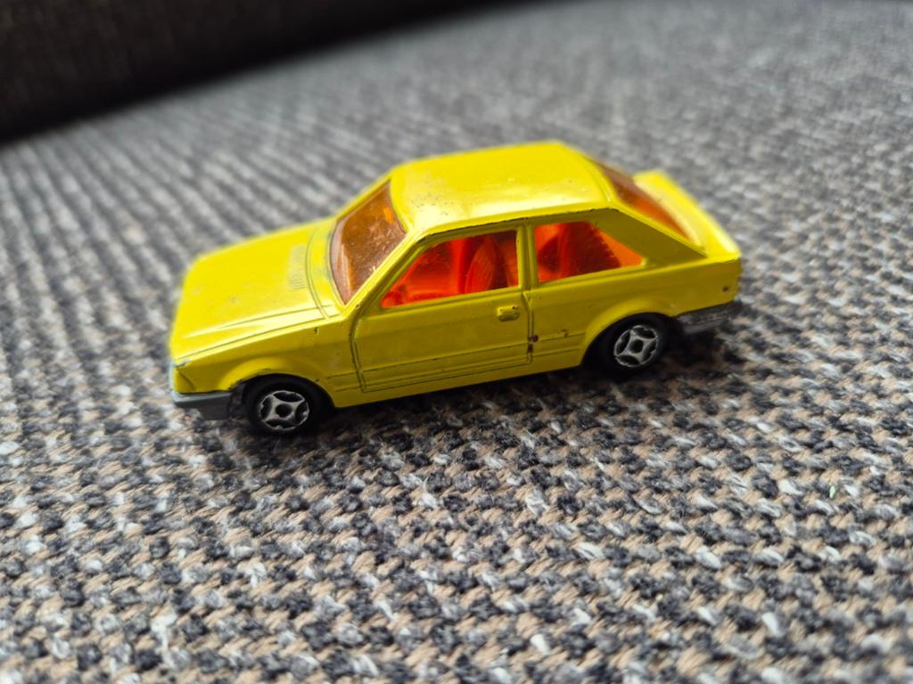 Norev Mini Jet Gele Ford Escort Speelgoedauto, Ophalen of Verzenden, Gebruikt, Auto