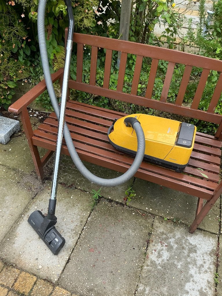 Te koop Miele stofzuiger, Witgoed en Apparatuur, Gebruikt, Miele, Sledestofzuiger, 1200 tot 1600 watt