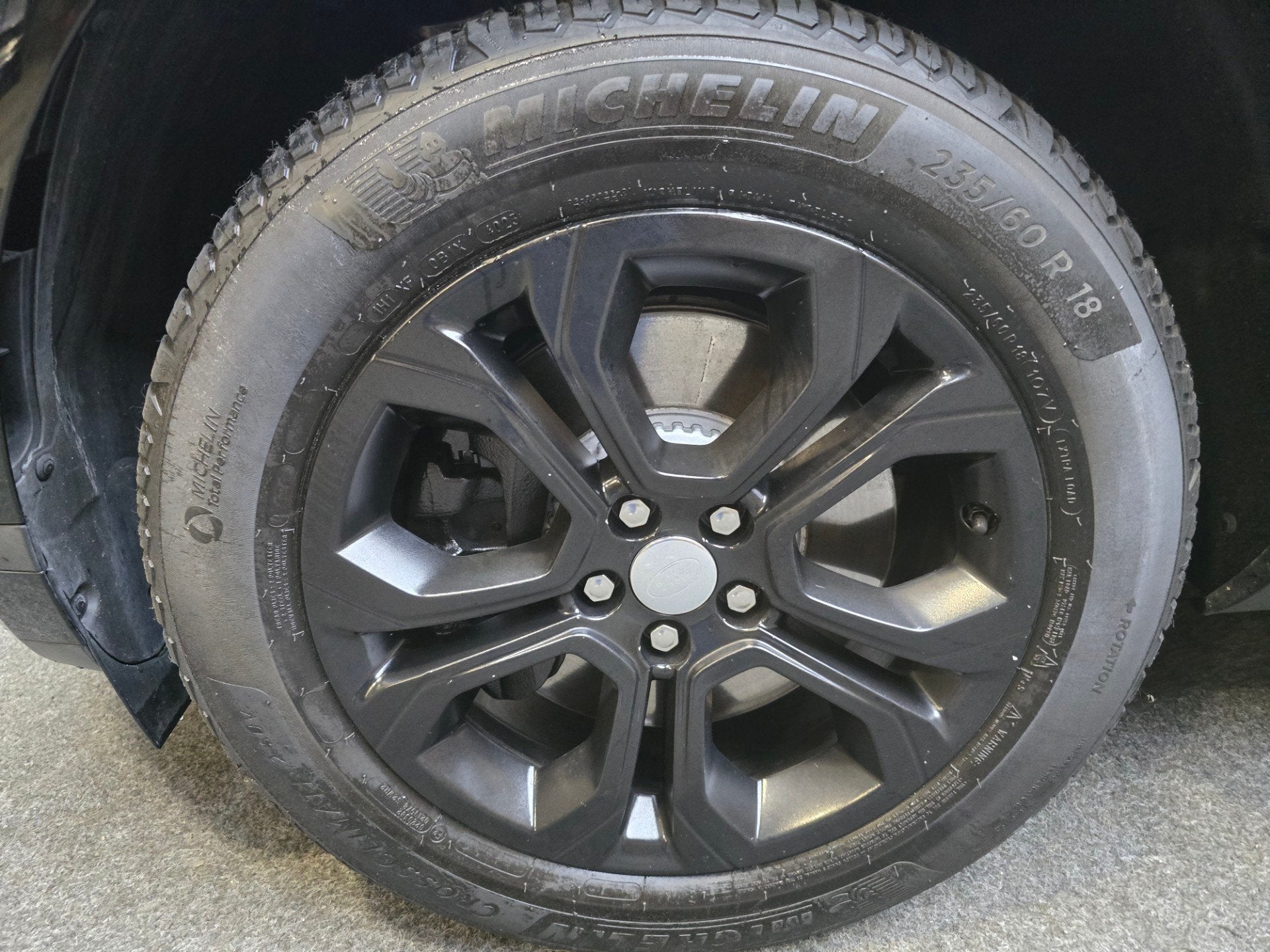 Land Rover Range Rover Evoque 2.0 P200 AWD R-Dynamic Pano ca, Auto's, Land Rover, Dealer onderhouden, 1800 kg, 4 cilinders, Zwart