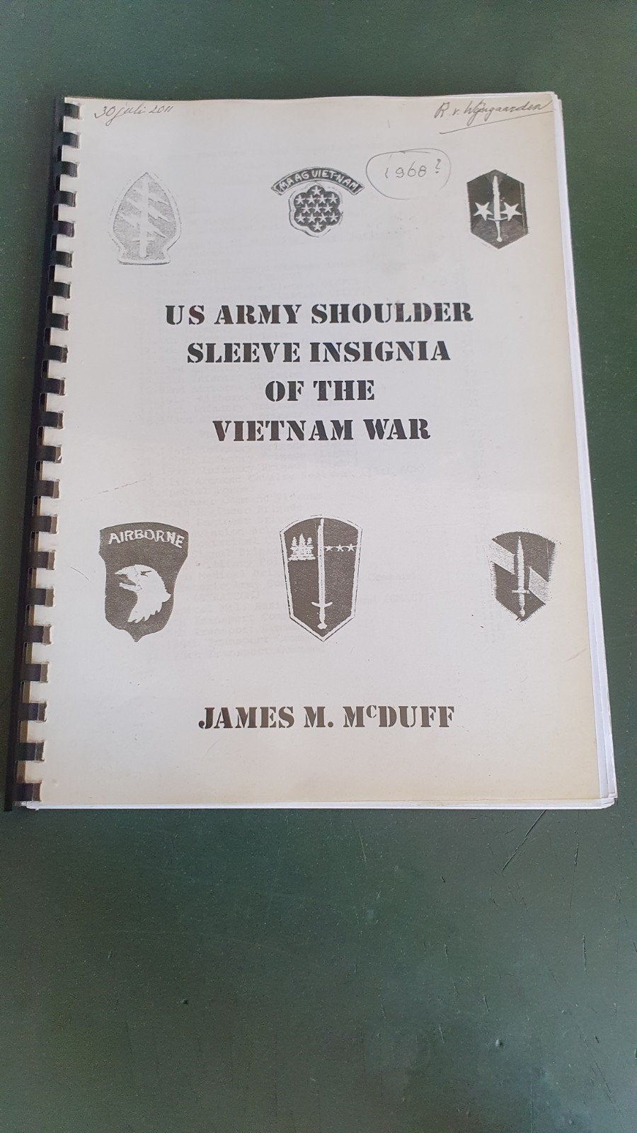 Bundel betreffende Amerikaanse emblemen Vietnam, Verzenden