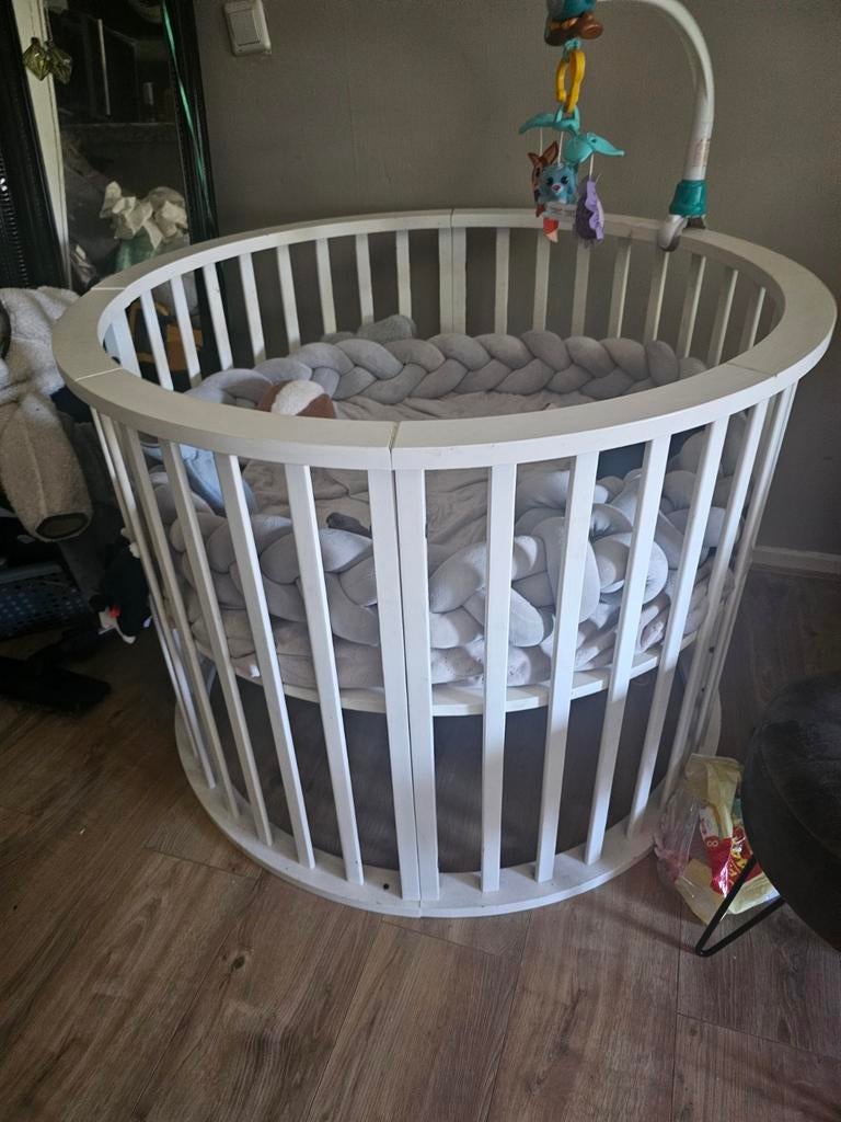 Ronde baby box, Kinderen en Baby's, Boxen, Ophalen of Verzenden, Zo goed als nieuw, Rond