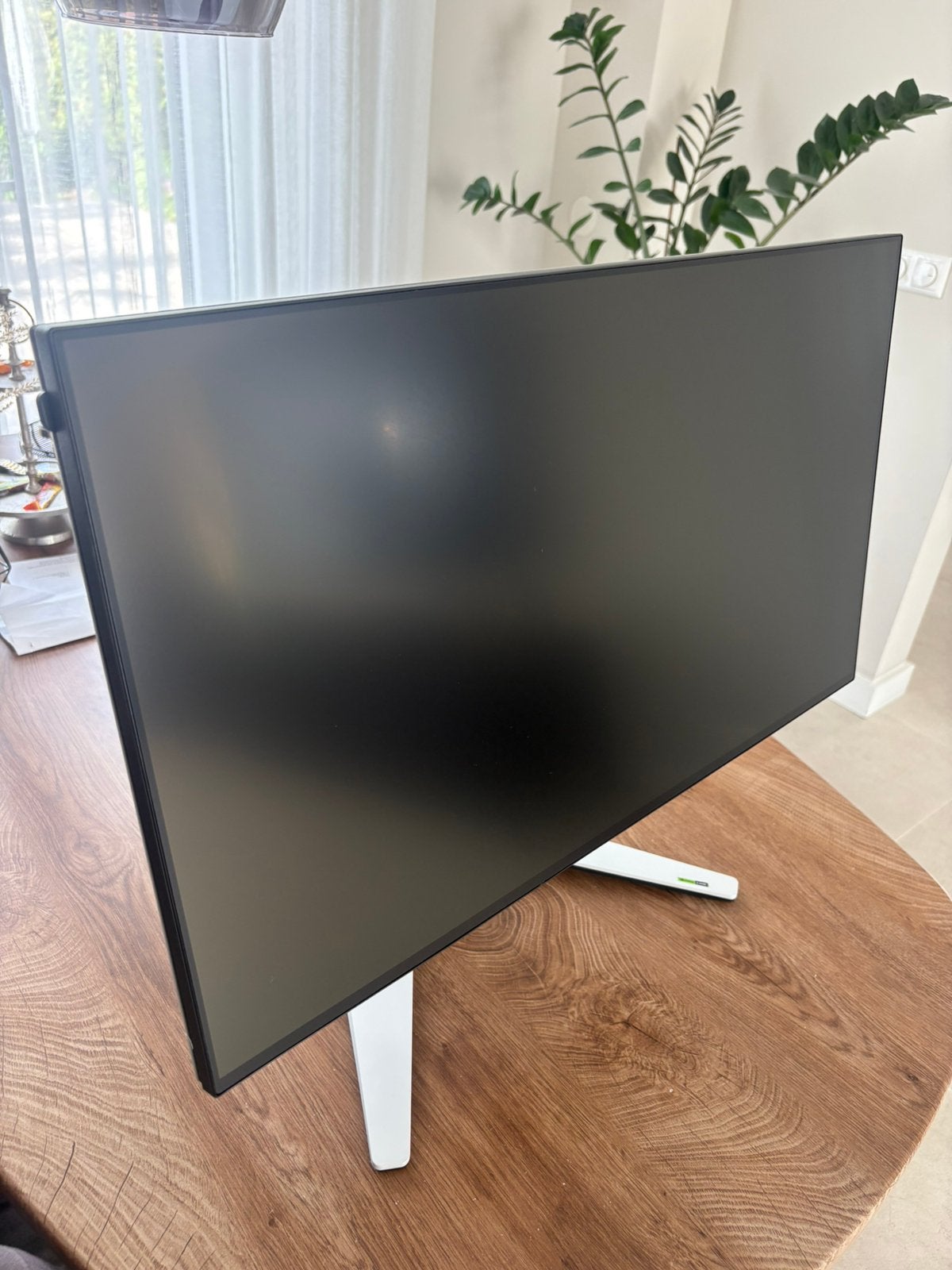 Zeer mooie alienware aw2723df te koop!(280hz), IPS, In hoogte verstelbaar, Minder dan 1 ms, Zo goed als nieuw