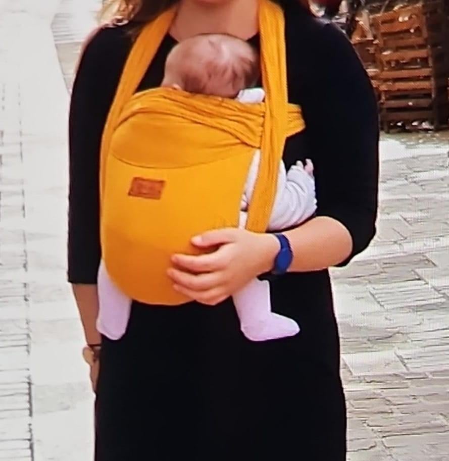 By kay newborn draagzak okergeel, Ophalen of Verzenden, Draagdoek, Overige merken