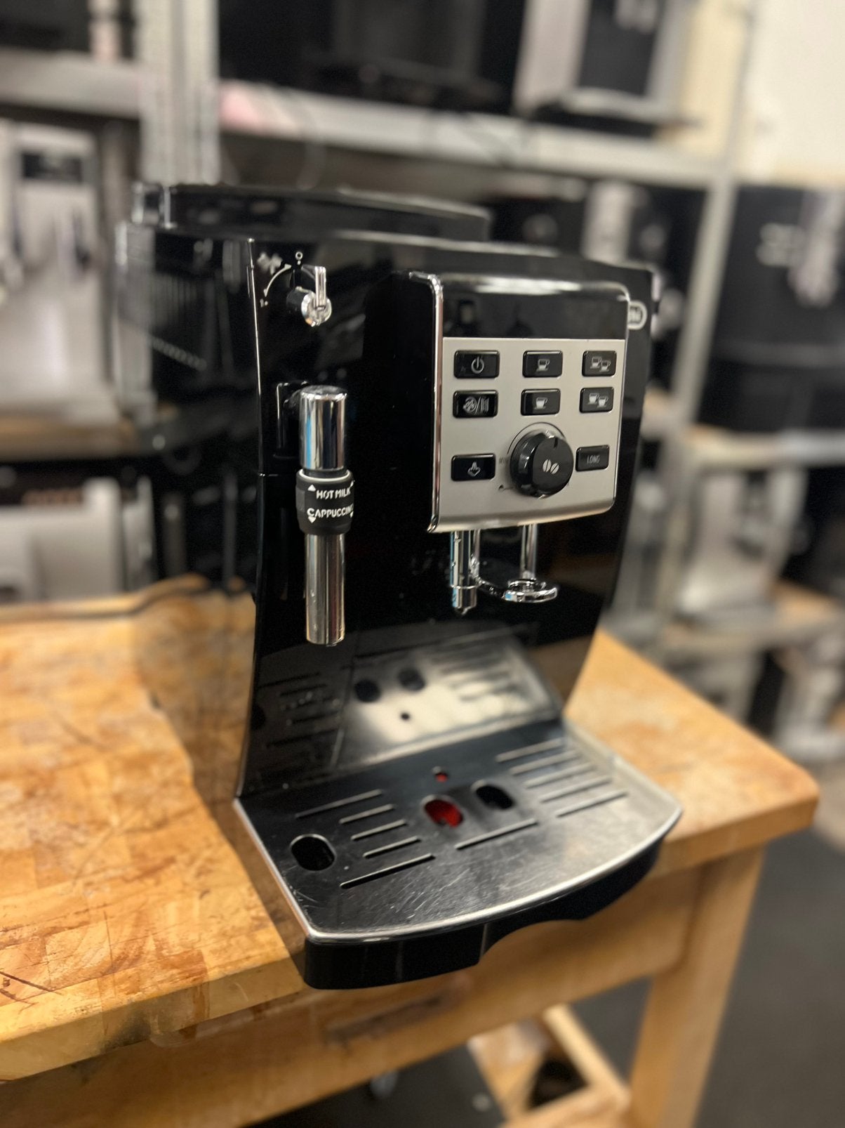 Delonghi magnifica S, Customer.care@delonghigroup.com, Via L. Seitz, 47 * Postcode: 31100, 10 kopjes of meer, Koffiemachine