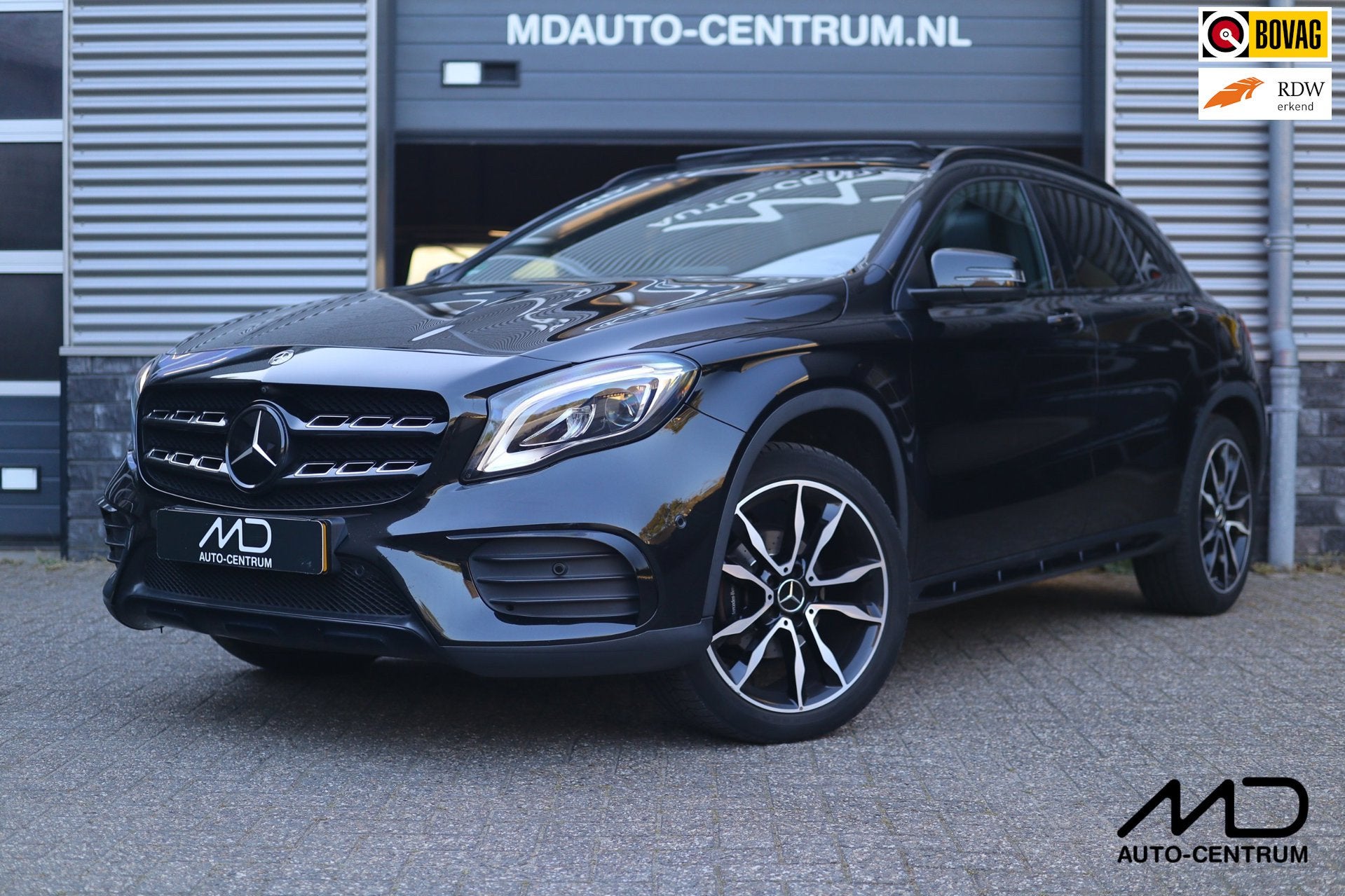 Mercedes-Benz GLA-klasse 200 AMG| Pano| 360 camera| Memory|, Auto's, Gebruikt, 715 kg, Zwart, 1595 cc
