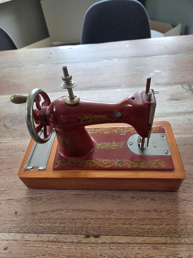 Vintage mini naaimachine – decoratief / verzamelobject, Antiek en Kunst, Antiek | Naaimachines, Ophalen of Verzenden