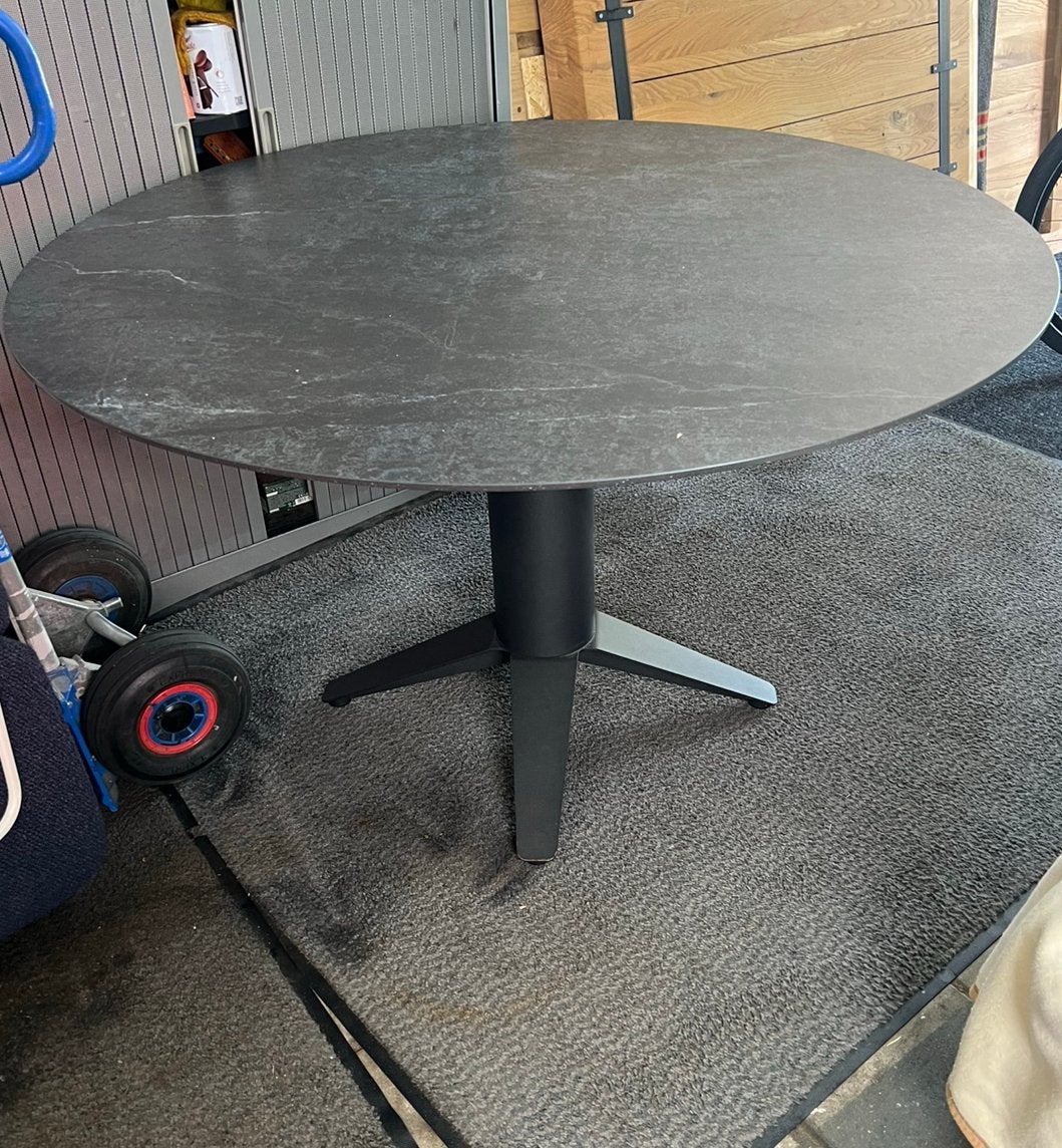 Bert plantagie Carve Eettafel 130 doorsnee, Huis en Inrichting, Tafels | Eettafels, Ophalen, Zo goed als nieuw, Rond, 100 tot 150 cm