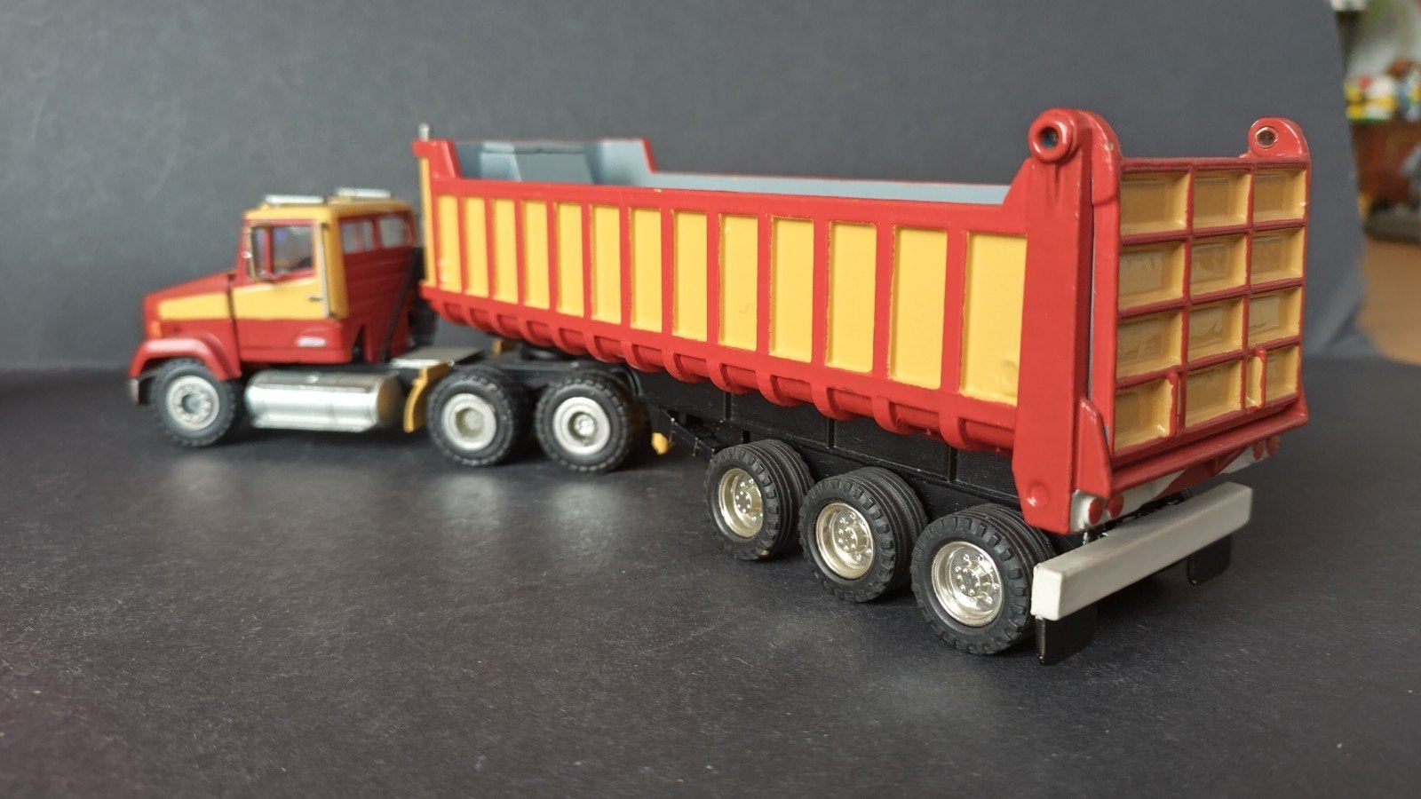 Freightliner Usa Truck kieper 1:50 Conrad Shinsei Pol, Verzenden, ., Conrad, Zo goed als nieuw