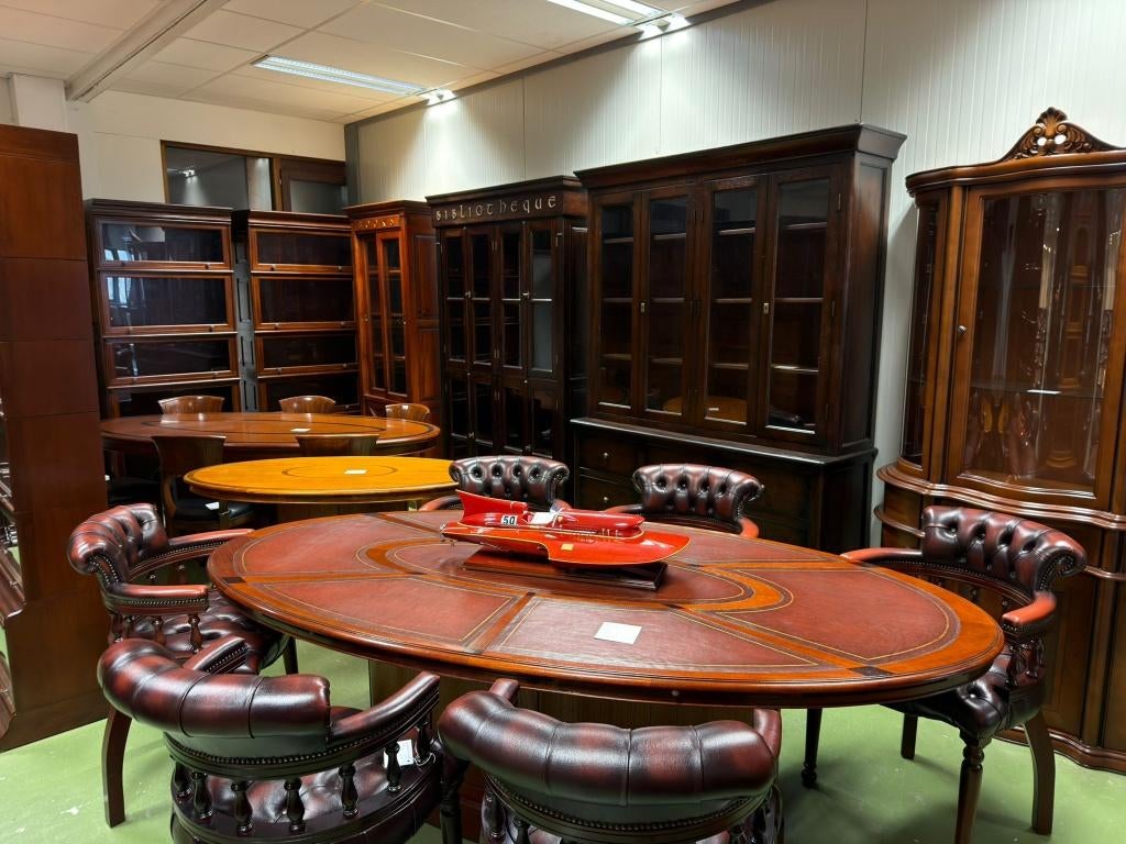 Diverse klassiek antieke vergadertafels eettafels tafels, Ophalen
