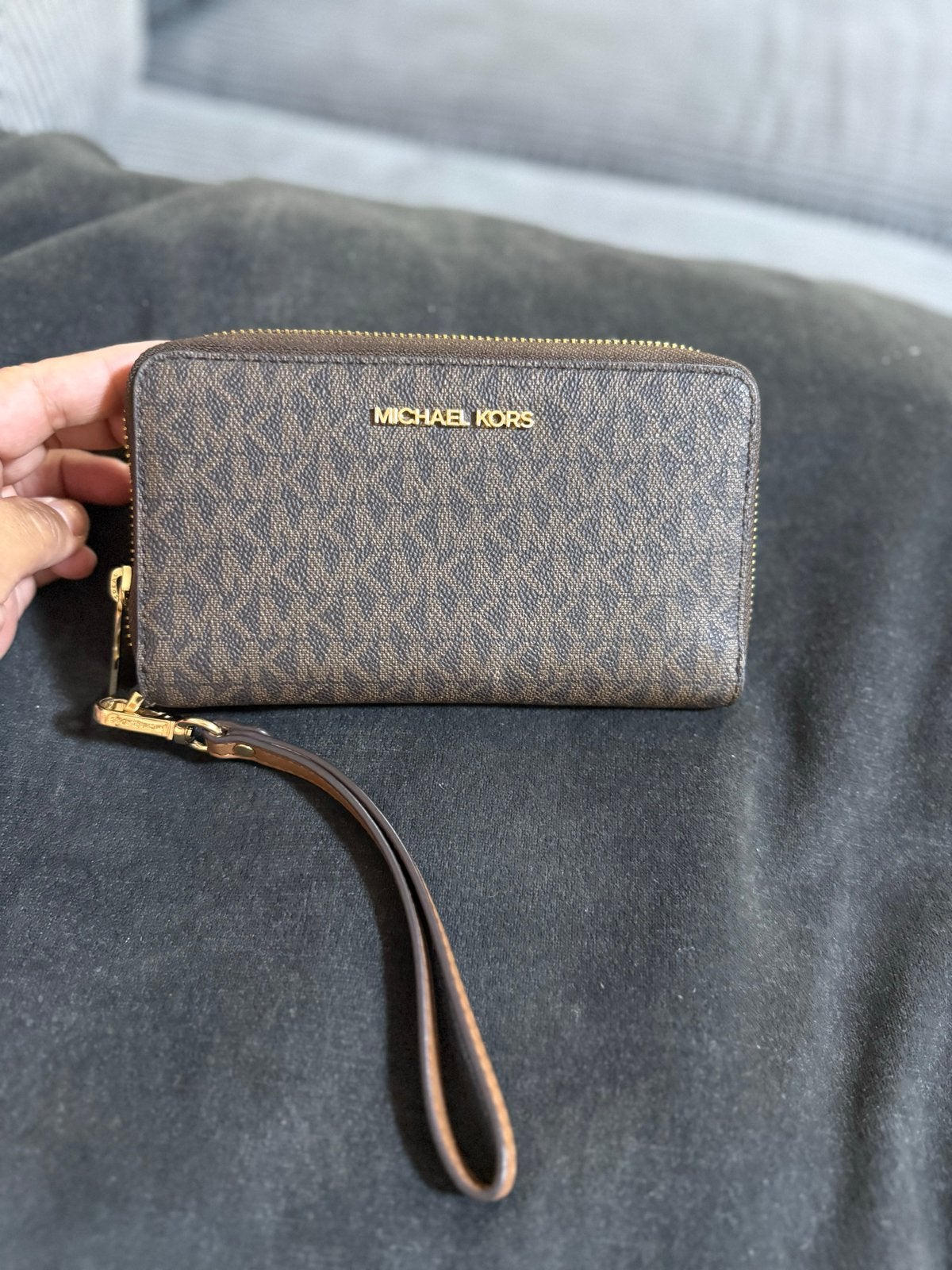 Michael Kors portemonnee met polsbandje, Sieraden, Tassen en Uiterlijk, Ophalen, Zo goed als nieuw, Bruin, Overige merken