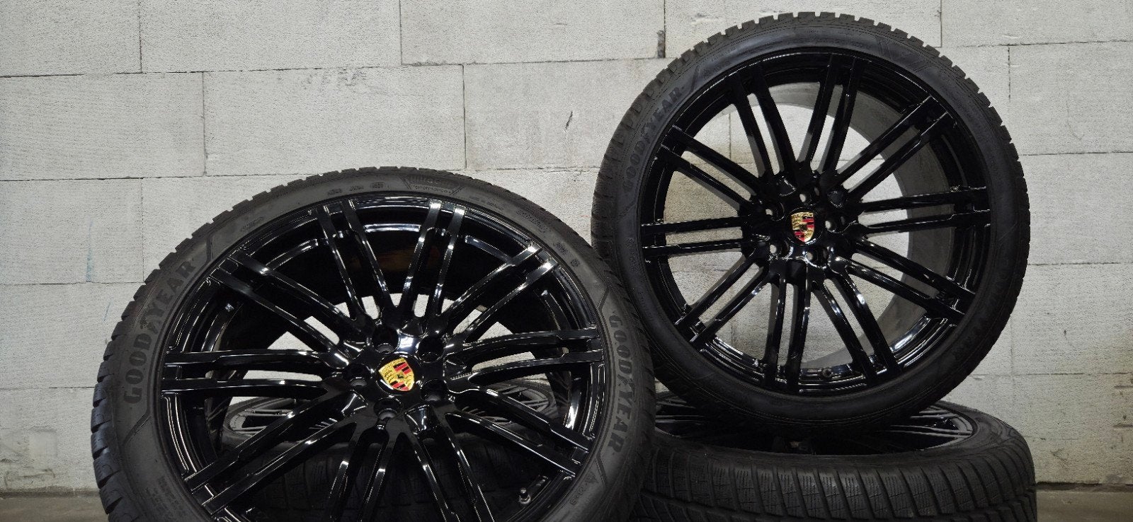 21" Porsche Macan Turbo orig velgen winterbanden 7.5mm TPMS, Gebruikt, 295 mm, Banden en Velgen, V