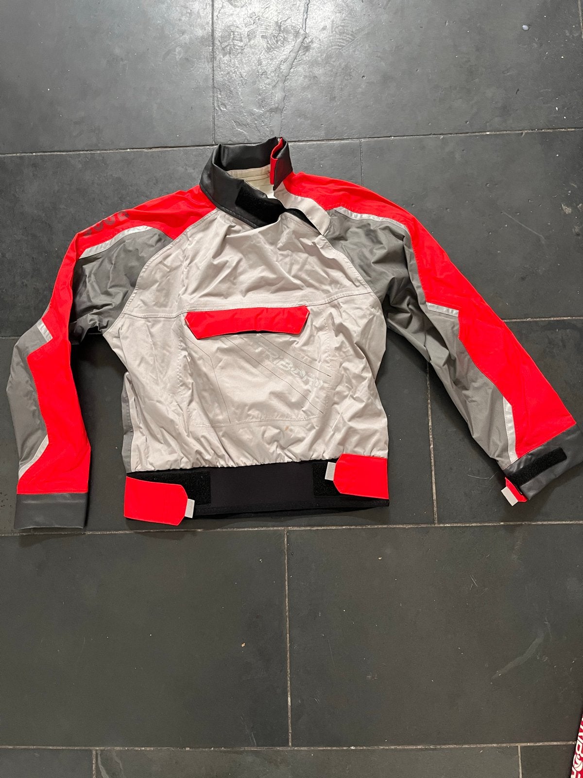 Zeiljack kind Decathlon Tribord rood/grijs, Ophalen of Verzenden, Gebruikt, Kind, Zeiljack