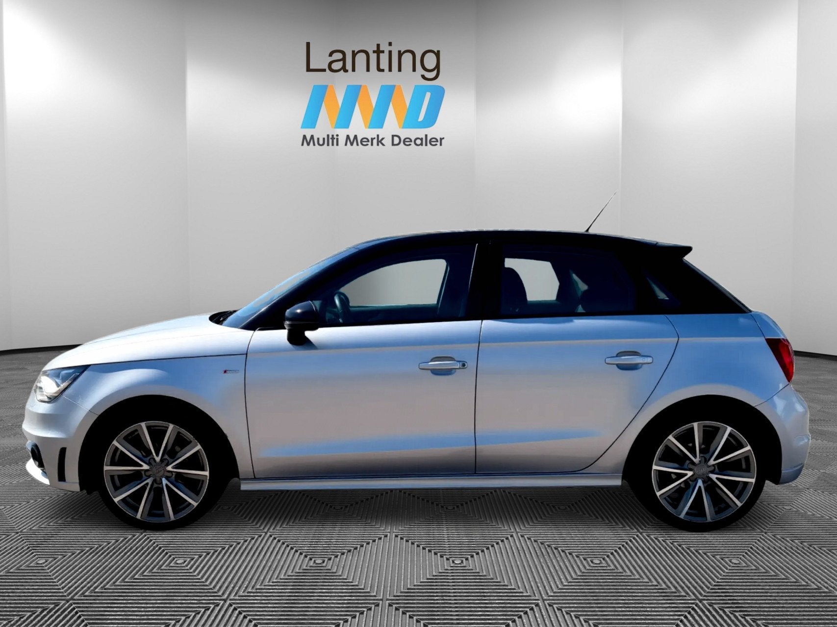 Audi A1 Sportback 1.2 TFSI Attraction S-line 5 deurs, Auto's, Audi, Euro 5, 4 cilinders, Met garantie (alle), 4 stoelen