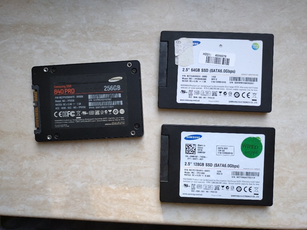 Set 3x Samsung MLC SSD (1x 840 PRO + 2x 830/PM830) + SMART, Ophalen of Verzenden, Zo goed als nieuw