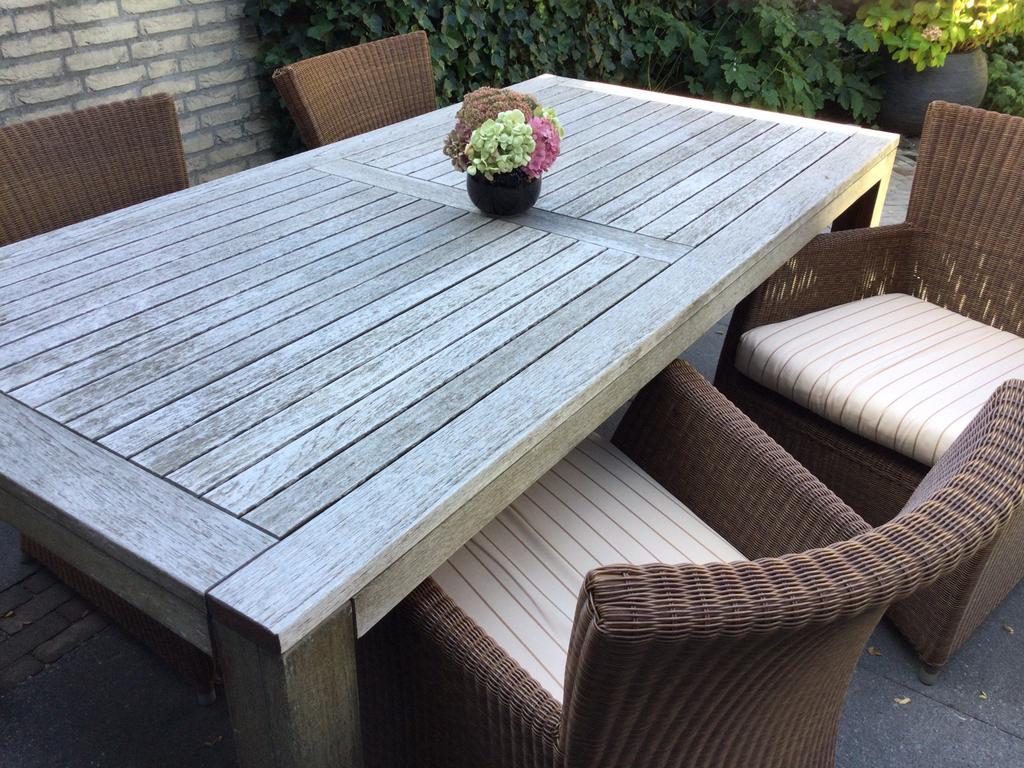 Hardhouten tafel met 4 stoelen, Tuin en Terras, Tuinsets en Loungesets, Ophalen of Verzenden, Zo goed als nieuw, Hardhout