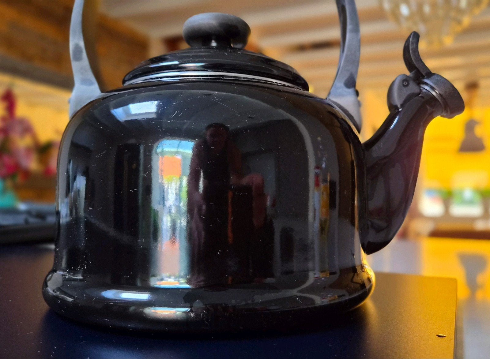 Le Creuset fluitketel - Zwart, 2.1L, Le Creuset, Gebruikt, Ophalen of Verzenden, Zwart