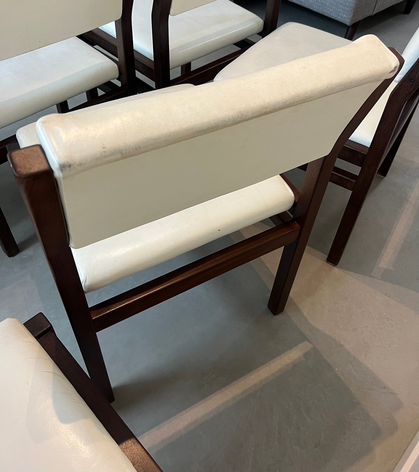 6 houten eetkamer stoelen, Pastoe, Huis en Inrichting, Stoelen, Ophalen, Zo goed als nieuw, Bruin, Vijf, Zes of meer stoelen