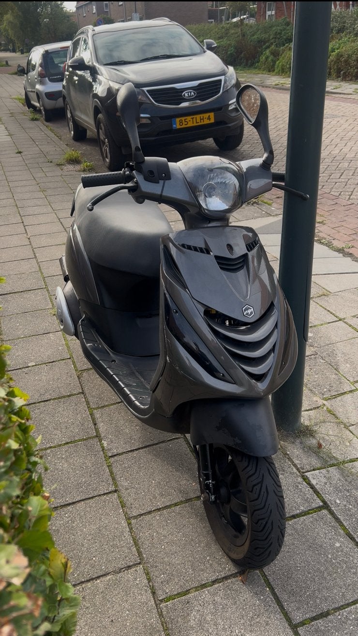 Piaggio Zip 2t 70cc Stage 1 - Blokrevisie, Fietsen en Brommers, Tweetakt, Ophalen of Verzenden, Zo goed als nieuw, 70 cc