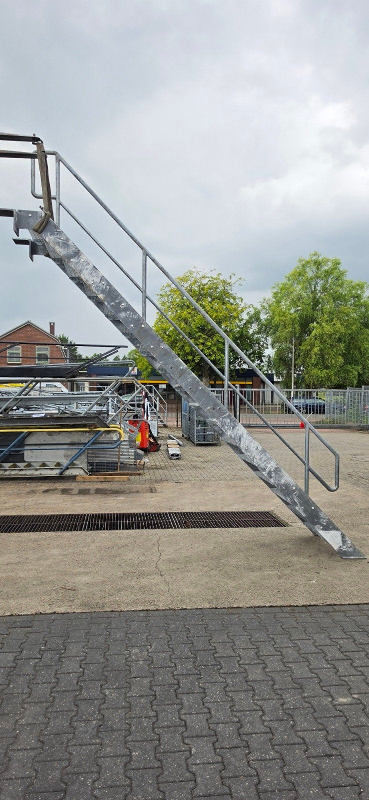 stalen trap gegalv hoog 3,4mtr nor126, Doe-het-zelf en Verbouw, Ophalen of Verzenden, Zo goed als nieuw, 2 tot 4 meter