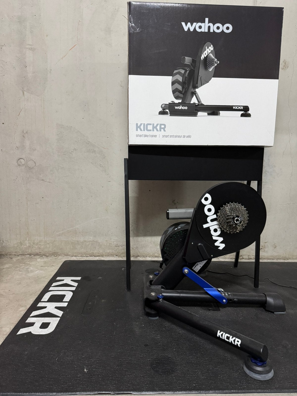 Wahoo KICKR V5 Smart Trainer + KICKR Mat + Cassette, Ophalen, Zo goed als nieuw, Overige typen