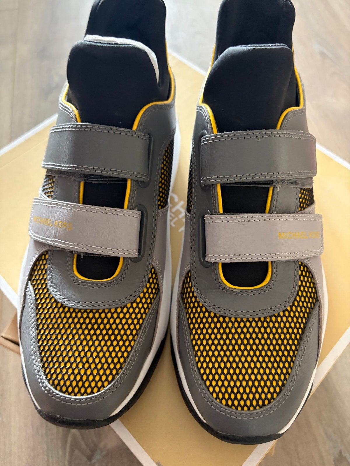 Nieuwe Michael Kors Sneakers - Grijs/Geel, Ophalen of Verzenden, Nieuw, Grijs, Sneakers of Gympen