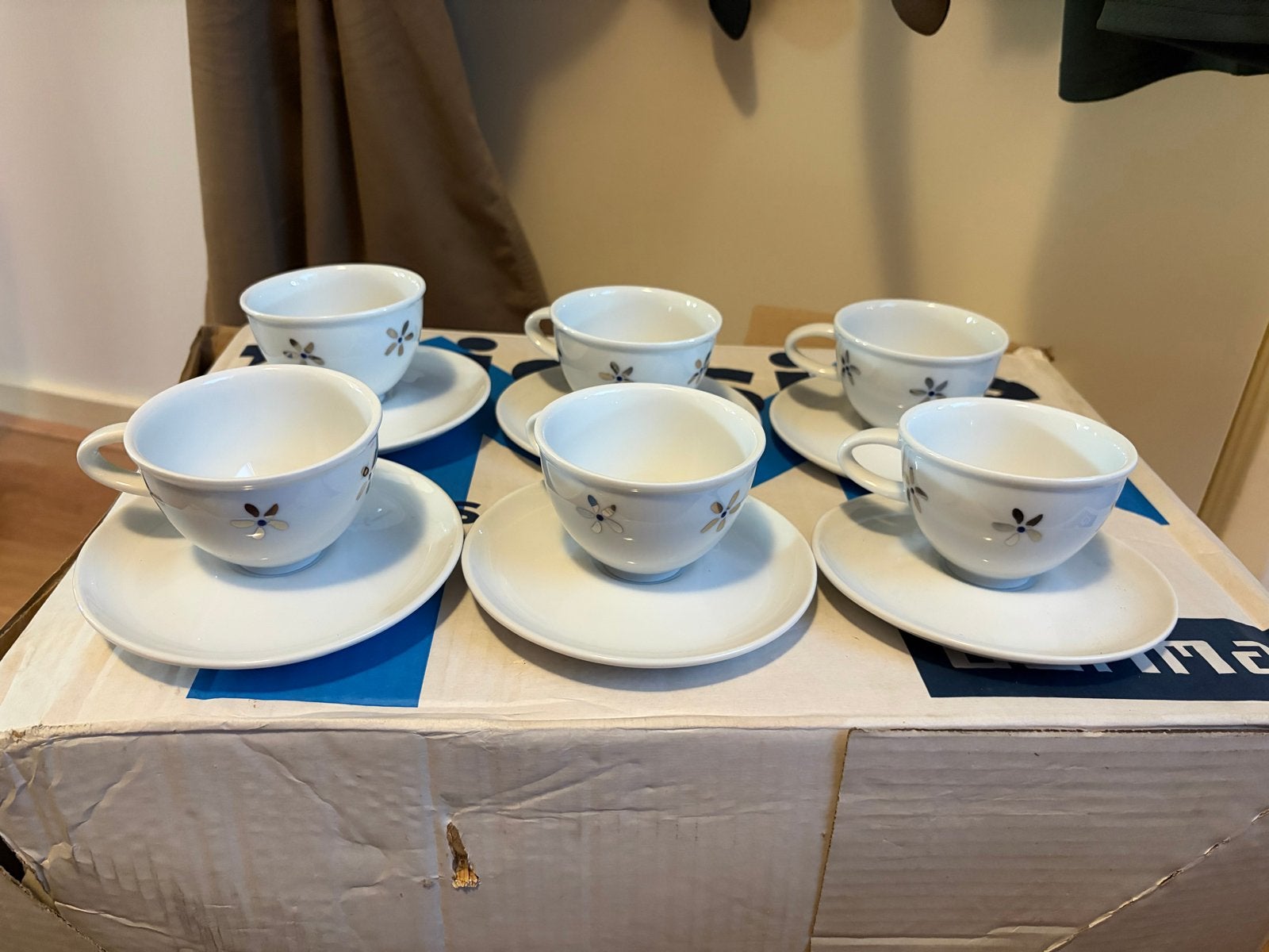 Iittala Qvint kop en schotel set - 6 stuks, Huis en Inrichting, Ophalen, Zo goed als nieuw, Overige stijlen, Kop(pen) en/of Schotel(s)