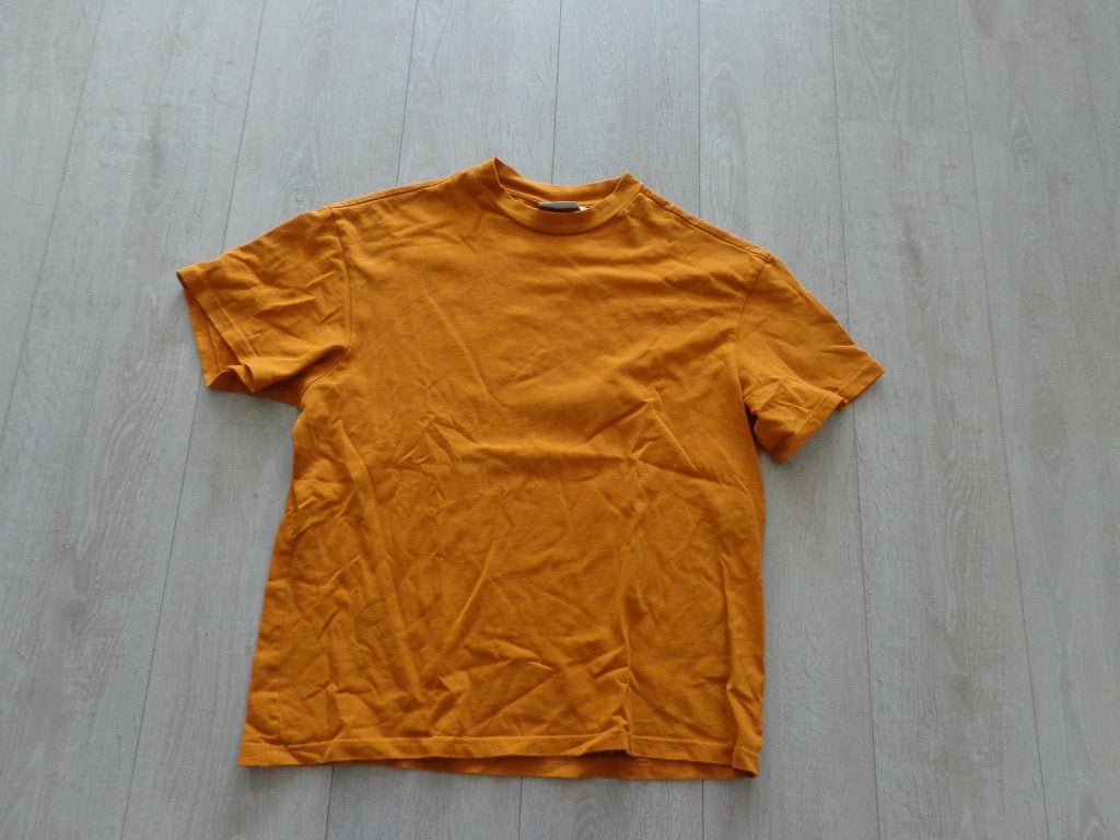 okergeel herent-shirt van Weekday, maat  S, Ophalen of Verzenden, Gedragen, Maat 46 (S) of kleiner