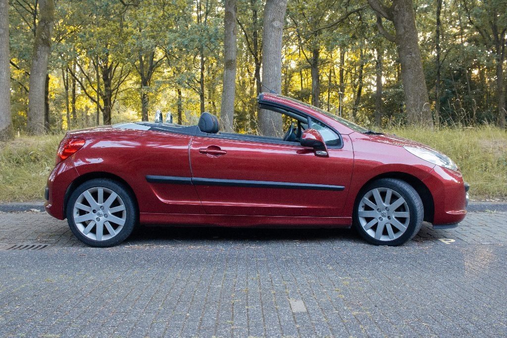Peugeot 207 Cabriolet Automaat Rood (55.000KM), Zwart, 4 cilinders, Cabriolet, 4 stoelen