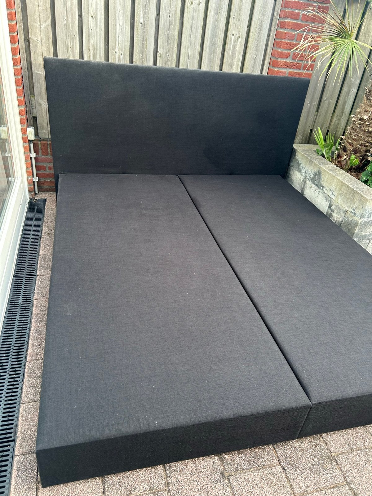 Zwart tweepersoons boxspring bed met hoofdbord, Ophalen, Gebruikt, Tweepersoons, 180 cm