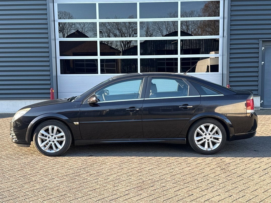 Opel Vectra GTS 1.8-16V Sport, airco, stoelverwarming, Auto's, Opel, Gebruikt, Zwart, 4 cilinders, 1796 cc