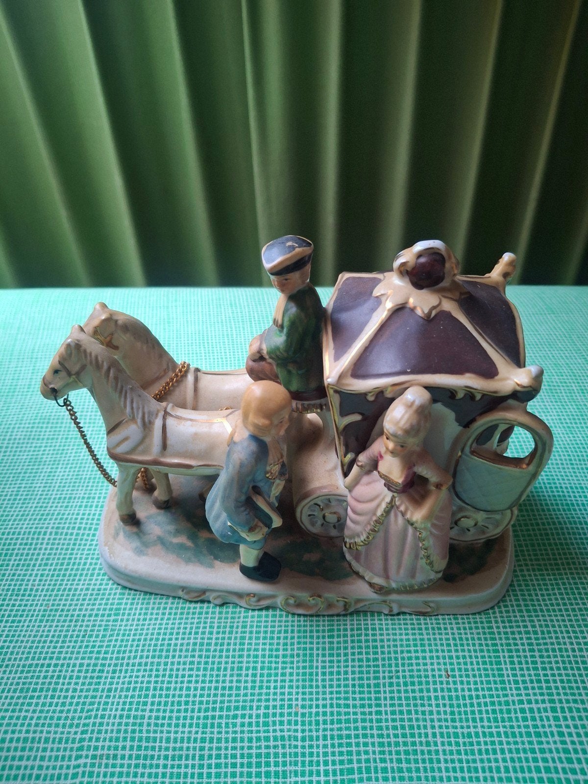 Vintage Porseleinen Rijtuigje met Figuren, Ophalen