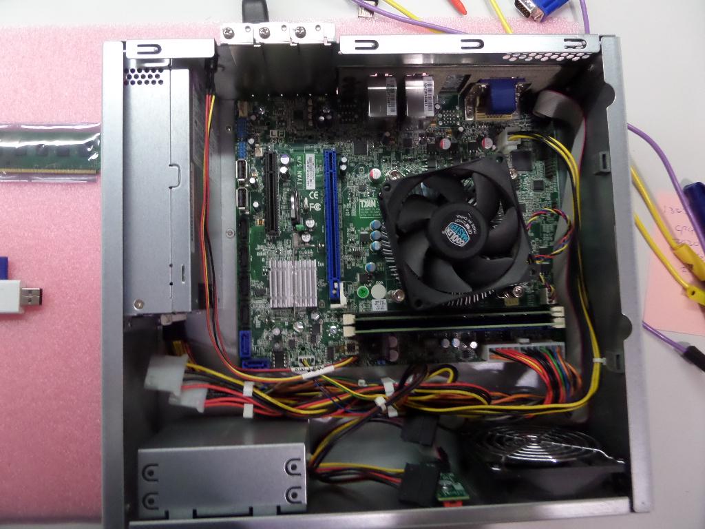 xerox server pc - ryan S5517, Computers en Software, Desktop Pc's, Ophalen, 2 tot 3 Ghz, Zo goed als nieuw, Tyan